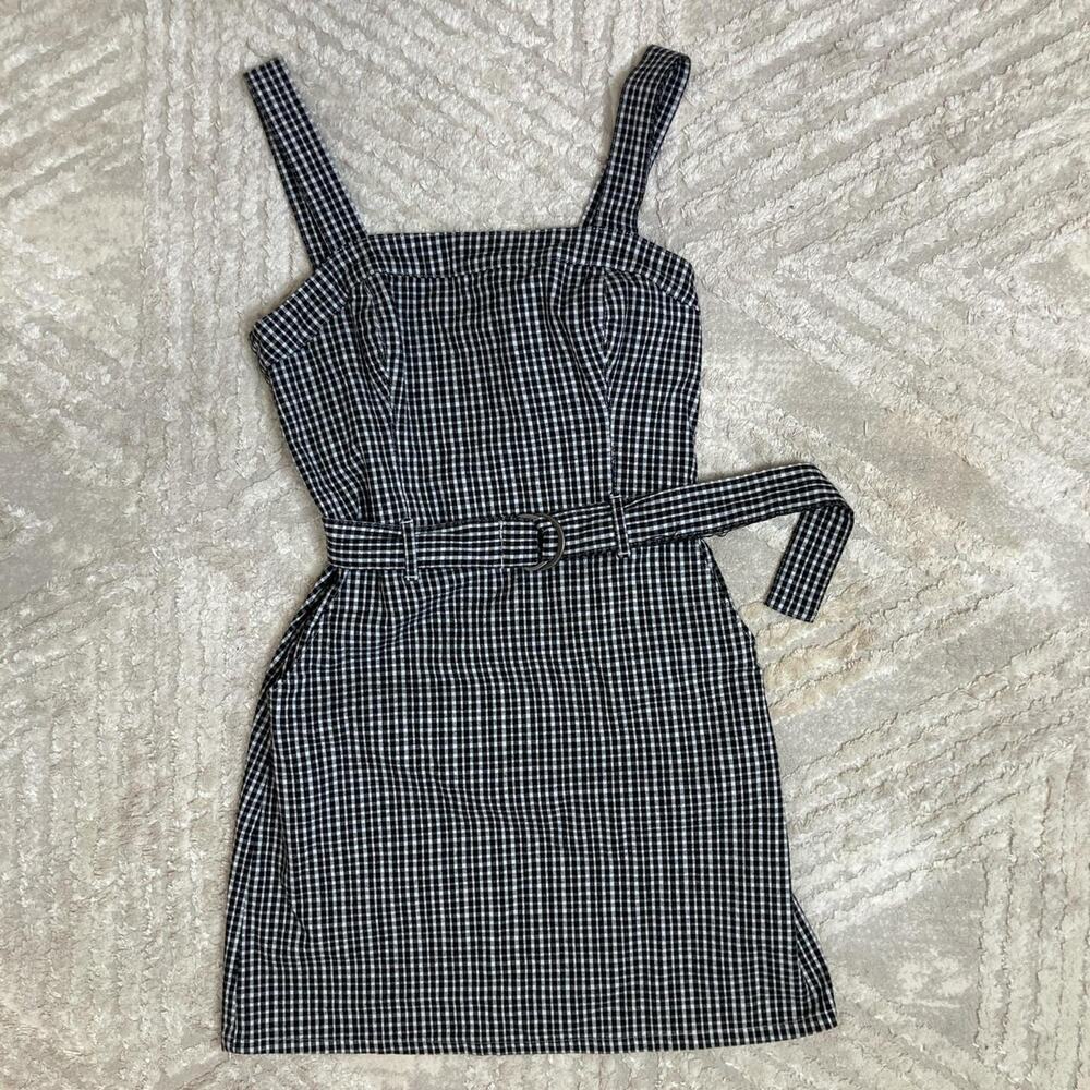 Hollister black and white checkered dress with pockets and belt